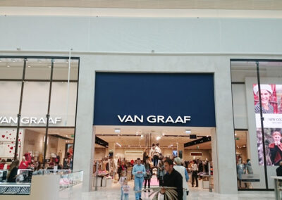 Adaptacja dwupoziomowego sklepu VAN GRAAF o powierzchni 2500 m² w Centrum Handlowym Posnania